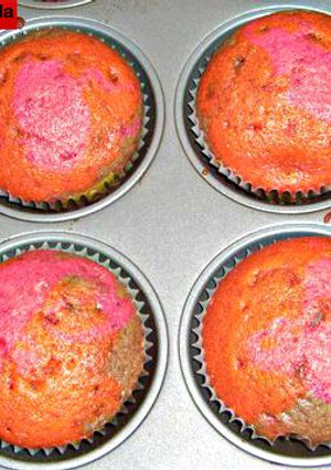 A picture of Valentine Cup Cake.