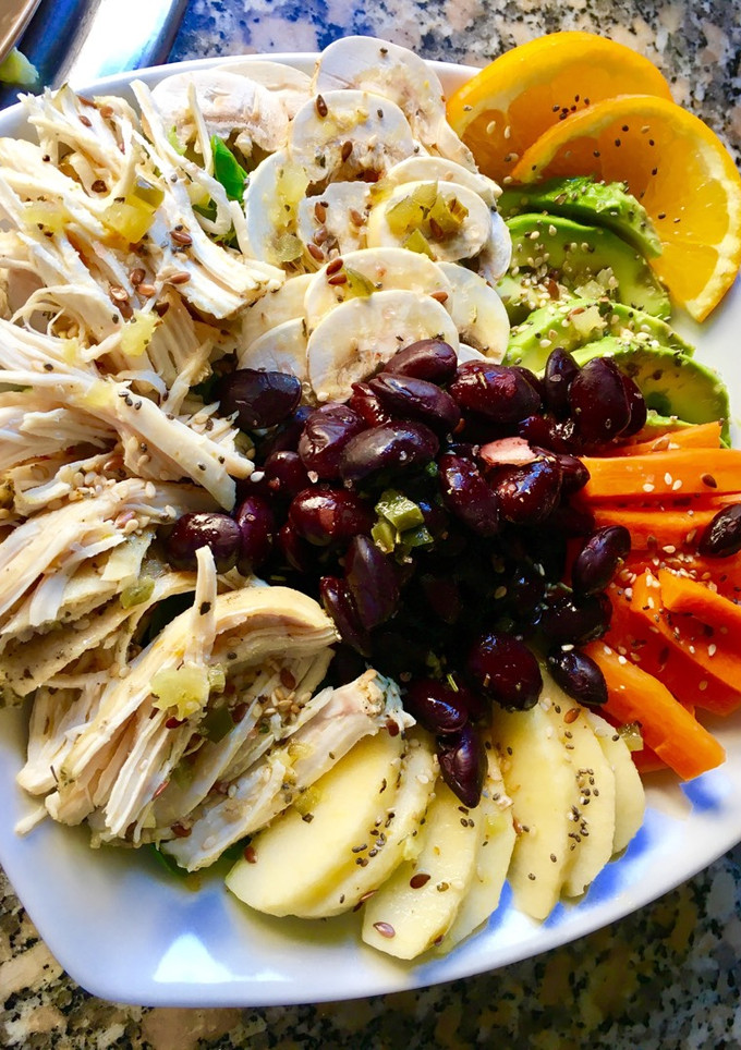 Una foto de Ensalada variada con vinagreta de naranja