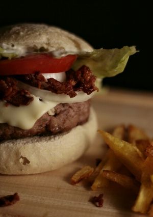 Foto principal de Hamburguesa especial de carne, queso y bacon 🍔