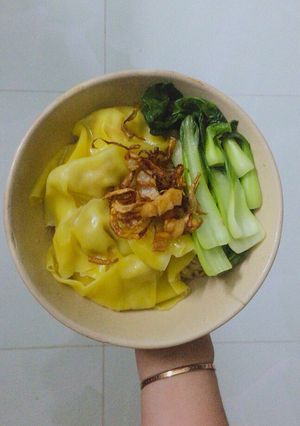 Hình của món Mì hoành thánh.
