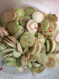 Hình của món Cà pháo muối xổi.