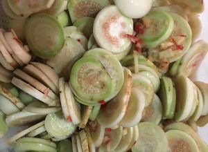 Hình của món Cà pháo muối xổi.