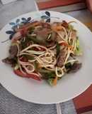 Tallarín saltado criollo