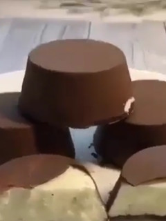 عکسی از دستور شکلات پشمکی