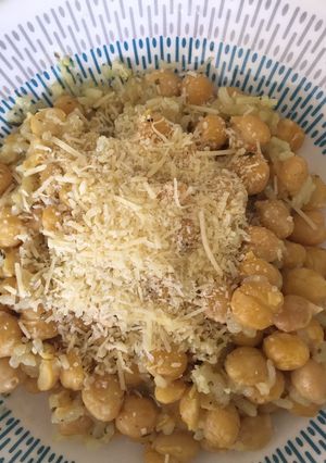 Una foto de Arroz con garbanzos al orégano