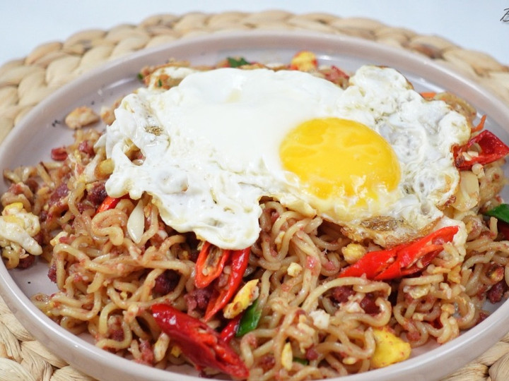 Yuk intip, Resep memasak Indomie kornet telur pedassss!!! yang lezat