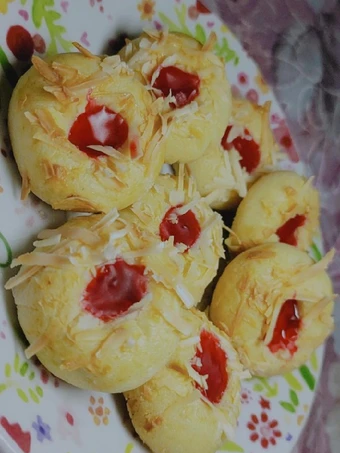 Easy Steps to Prepare Strawberry thumbprint cookies 🍓🍓🍓 the So Delicious Delicious