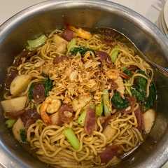 A picture of Lomie ala bagan.