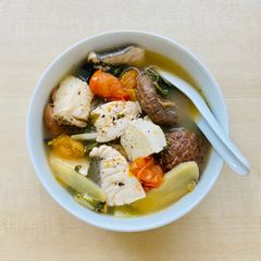 A picture of Fish soup in refreshing broth.