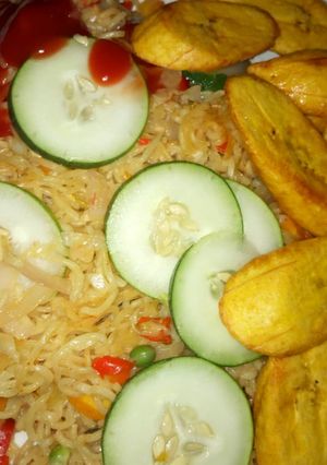 A picture of Xubeedat fried noodles.