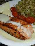 Salmón con salsa holandesa