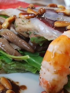 Una foto de Ensalada navideña