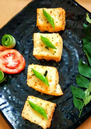 A picture of Suji ka khatta Dhokla.