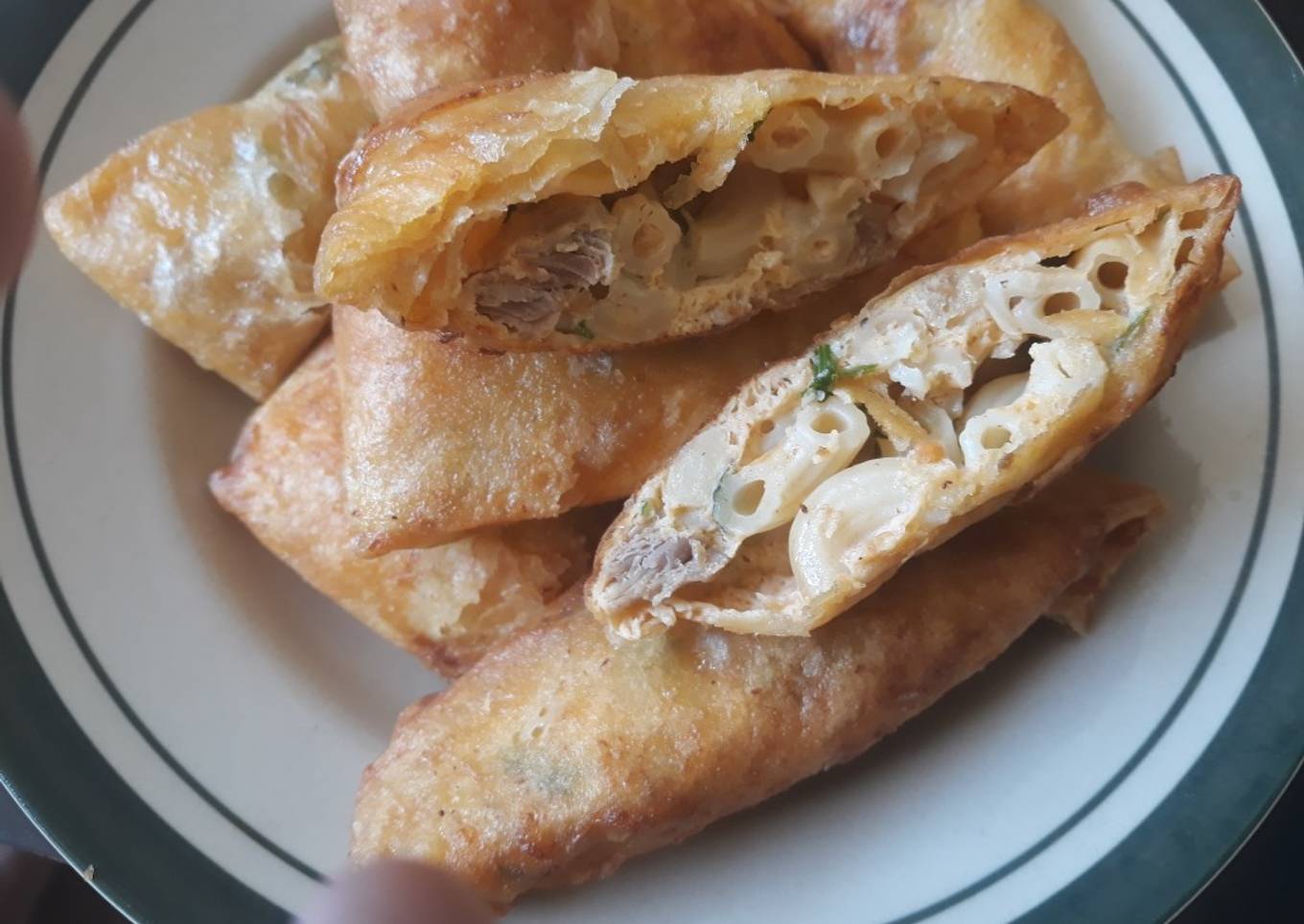 Lumpia isi makaroni