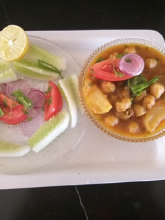 A picture of Chickpeas curry.