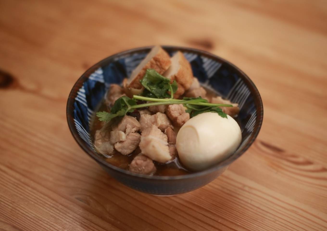 Taiwanses Braised Saucy Pork Belly (卤肉饭)