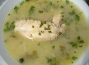Una foto de Sopas de pollo (Alas)