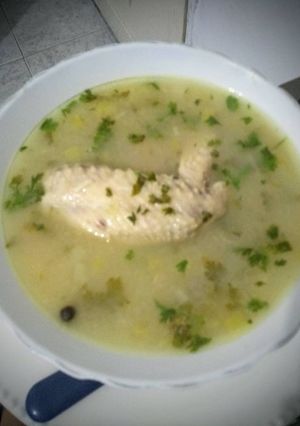 Una foto de Sopas de pollo (Alas)