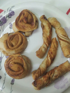 Cinnamon Rolls & Sticks செய்முறை முக்கிய புகைப்படம்