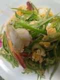 แตงกวาผัดไข่กับกุ้ง