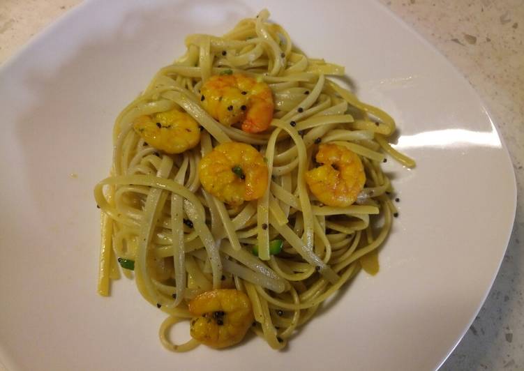 Steps to Make Speedy Linguine with lumpfish roe eggs and prawns