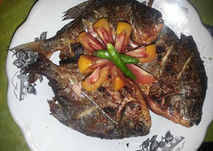 Resep Ikan bawal bakar bumbu kecap Anti Gagal