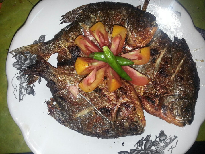 Resep Ikan bawal bakar bumbu kecap Anti Gagal