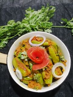 કાઠિયાવાડી સ્પેશલ ભરેલાં ટિંડોળા નું શાક(Kathiyawadi Special Bhrela Tindola Shak Recipe In Gujarati) રેસીપી મુખ્ય ફોટો