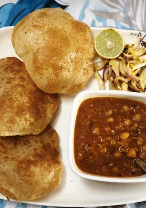 A picture of Puri chole.