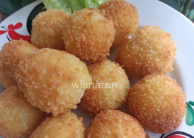 Resep Bola Kentang Keju Melt Cheese Oleh Wiena Tan Cookpad