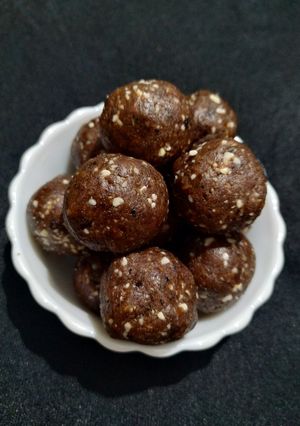 A picture of Protein laddoos.