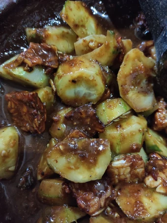 Langkah Gampang Membikin Resep  Rujak asin timun yang Enak, Bisa Manjain Lidah
