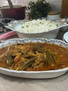 صورة لوصفة مختوم باميه باللحم والطماطم
