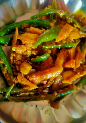 A picture of Green chilli and ginger pickle.