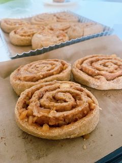 Hình của món Bánh cuộn táo quế bằng bột nguyên cám EatClean.