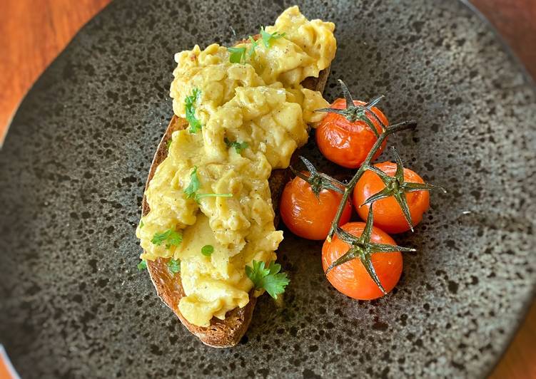 Easiest Way to Make Super Quick Homemade Indulgent Scrambled Eggs