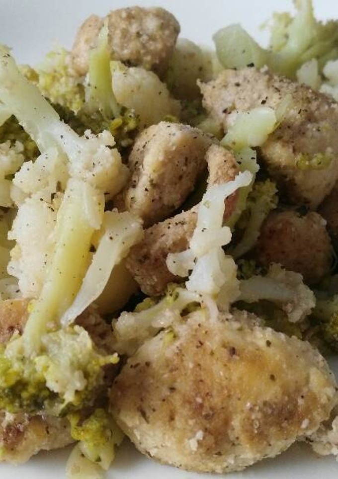 Una foto de Pollo con Sésamo y coliflor
