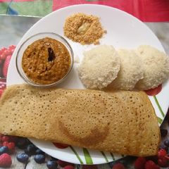 A picture of Millet Dosa and Idli combo.