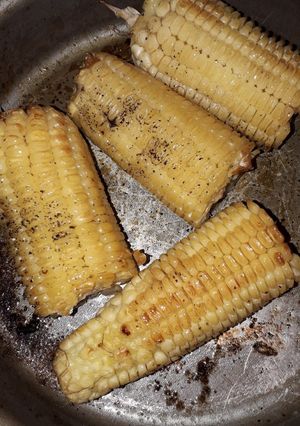Una foto de Elotes en el horno