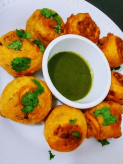 आलू बौंडा/ आलू बडा़ (Aloo bonda/ aloo bada recipe in hindi) रेसिपी मुख्य फोटो
