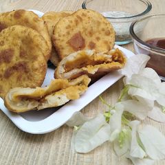 A picture of Daal mash kachori.