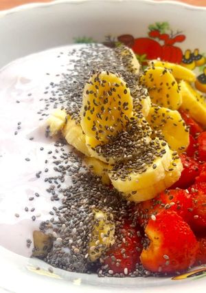 Una foto de Ensalada de frutas con yogurt