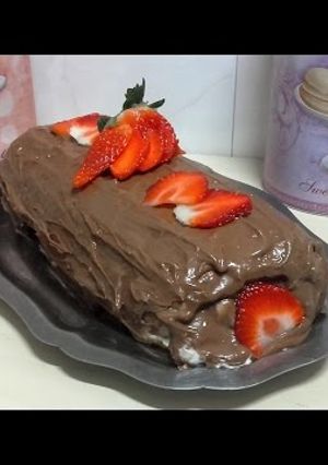 Foto principal de Brazo de gitano de chocolate y fresas