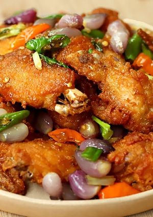 A picture of Fried Chicken Wings with Stir-Fried Onion by Devina Hermawan.
