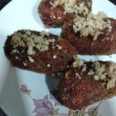 A picture of Beetroot mix walnut cutlets.
