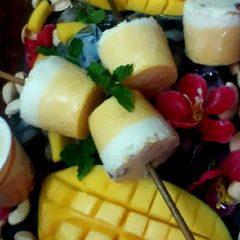 A picture of Mango Rabdi kulfi.