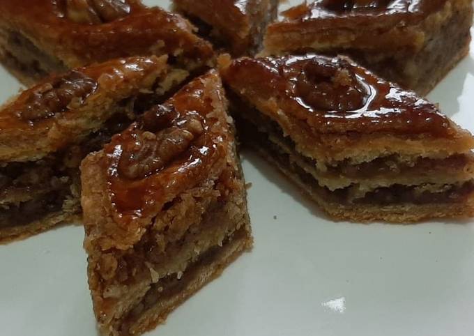 Пахлава - нежная, мягкая и сочная... Настоящее произведение искусства