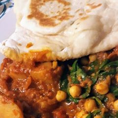 A picture of Garlic and herb naan (vegan).