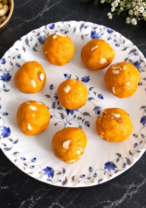 बेसन लड्डू रेसिपी मुख्य फोटो