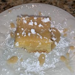 A picture of Lemon Brownies.
